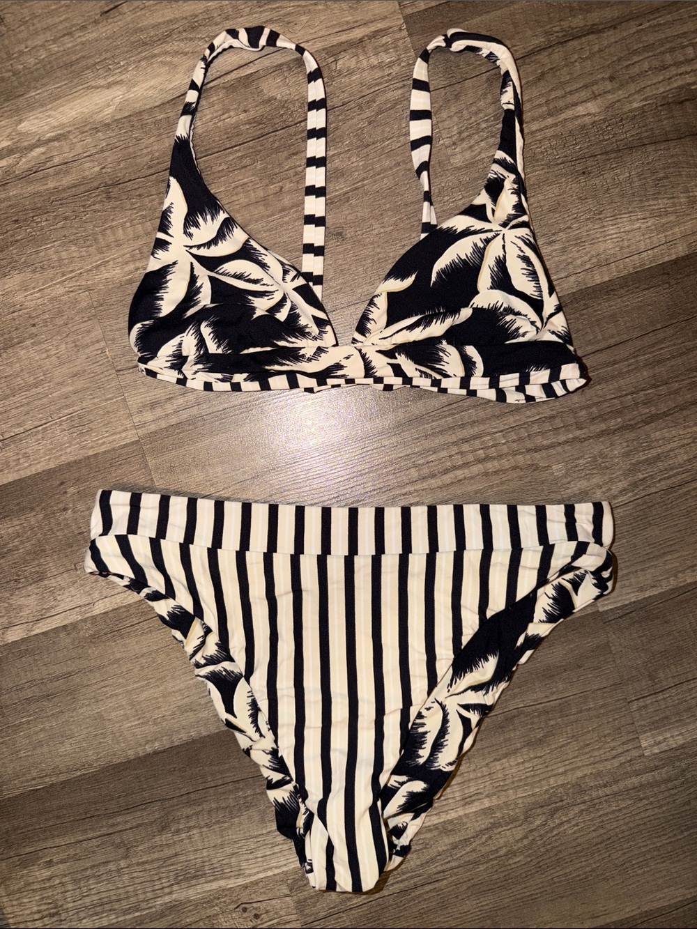 Billabong Black and White Striped Tropical Bikini Set - Picture 4 of 5